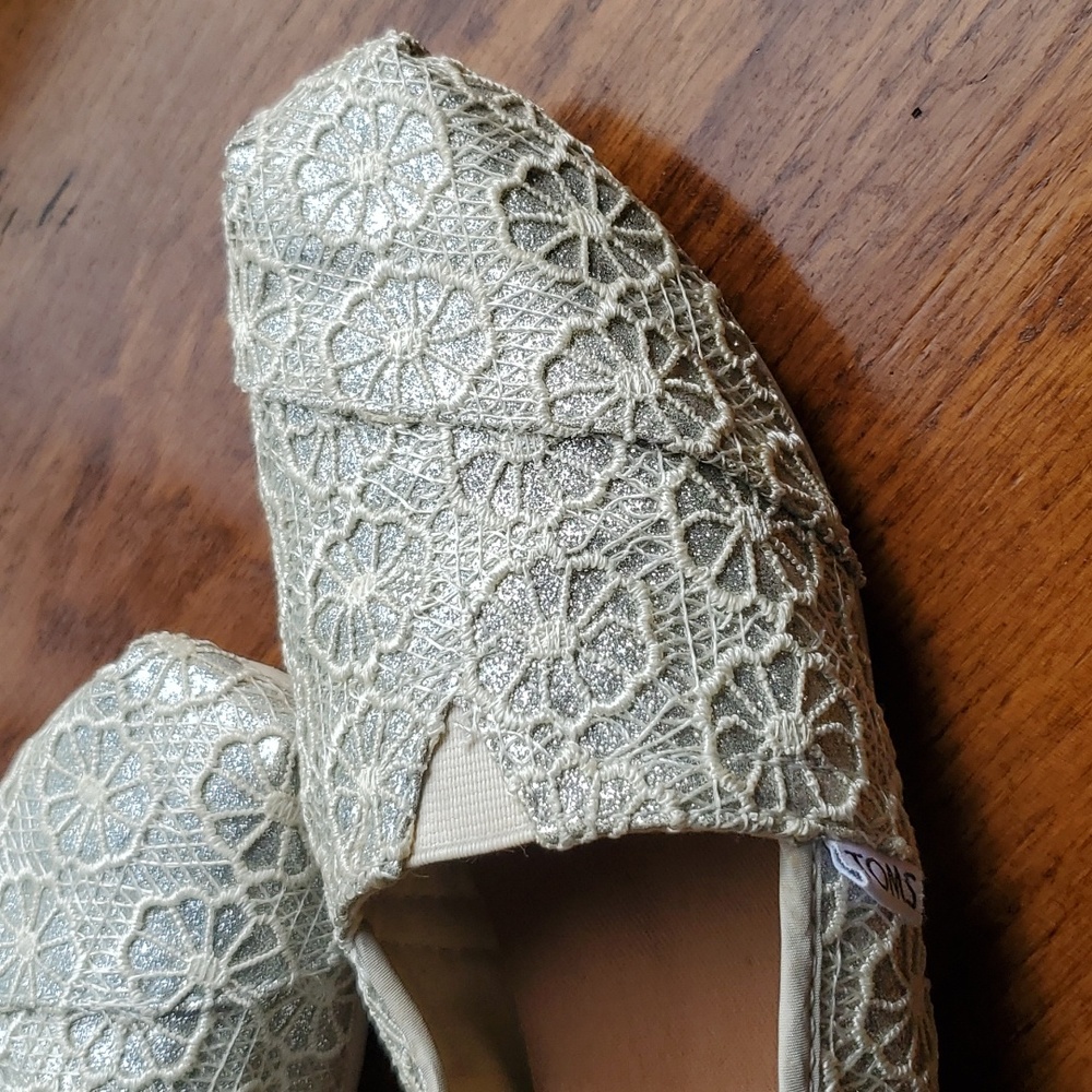 TOMS - Picture 4 of 8
